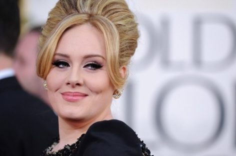 Адель стала абсолютным рекордсменом хостинга YouTube и сервиса iTunes