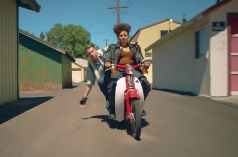 Macklemore & Ryan Lewis выпустили сингл «Downtown»