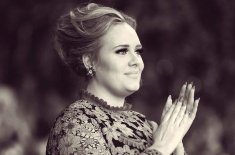 Адель наконец-то анонсировала выход диска «25»