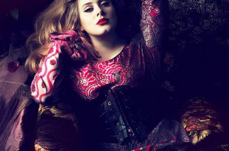 Адель с «Hello» дебютировала на вершине “Billboard Hot 100”