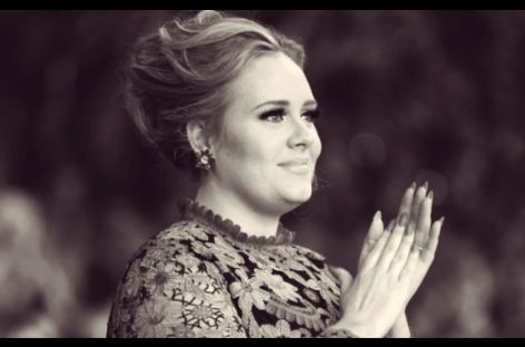 Все посты Адель в сети Тwitter проходят проверку менеджерами