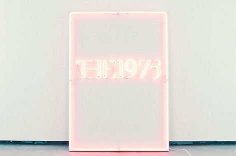 Новый диск The 1975 лидирует в британском чарте