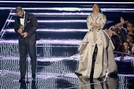 Дрейк признался в любви Рианне на MTV Video Music Awards
