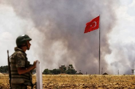 Турция применила артиллерию против курдов и ИГ