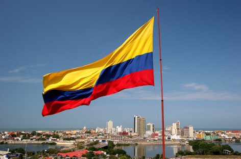 Жители Колумбии проголосовали против мирного соглашения с повстанцами