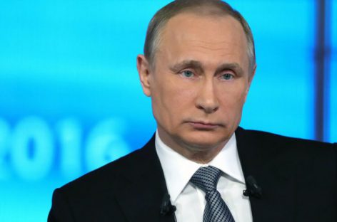 Согласно опросу, большинство россиян хотели бы оставить Путина президентом