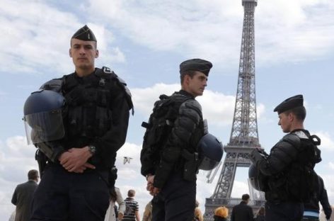 Французские правоохранители задержали 16 подозреваемых по делу об ограблении Кардашьян