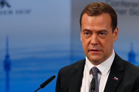 Медведев рассказал о закупках препаратов для ВИЧ-инфицированных