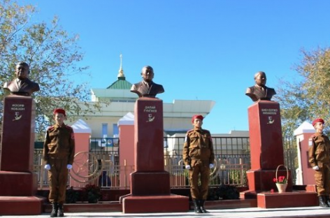 В Бурятии открыли первый в России памятник Иосифу Кобзону!