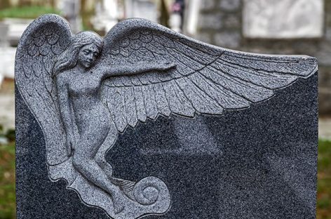 Что нужно знать при выборе надгробного памятника?