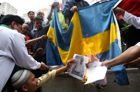 Швеция продолжит регулировать ситуацию с мигрантами