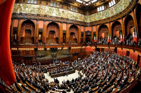 В Италии сэкономят миллионов евро на парламентариях