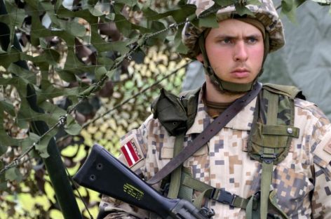 Латвия намерена увеличить военный контингент в Ираке