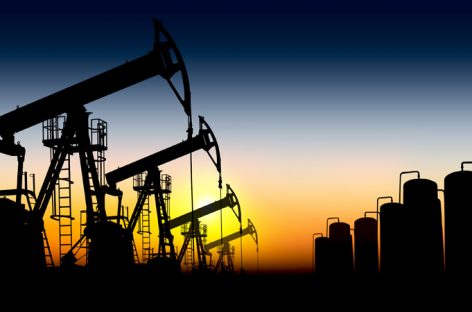 Сегодня вступило в силу соглашение в формате ОПЕК+ об ограничении добычи нефти