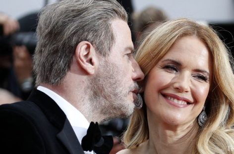 Джон Траволта сообщил о смерти жены Келли Престон