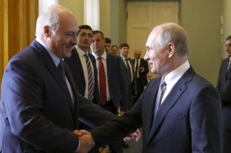 Лукашенко прилетел к Путину