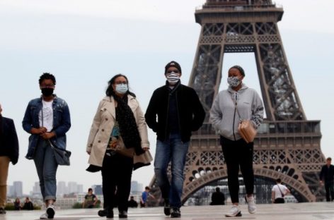 Во Франции действуют новые ограничения в связи с коронавирусом